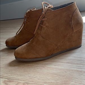 Tan wedges